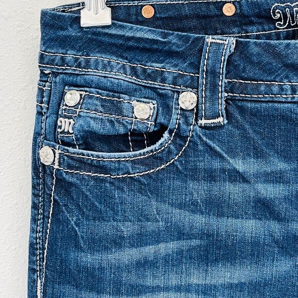 Womens 29 Miss Me Easy Cropped Jeans Mid Rise Dark‎ Wash Embellished 23" Inseam - Picture 2 of 8